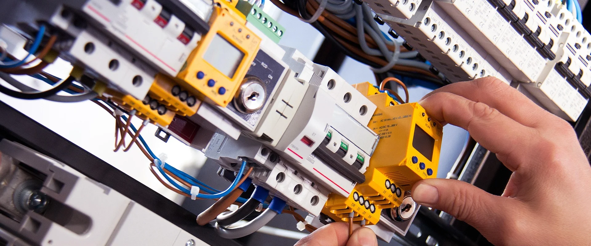 Elektro & Kommunikation